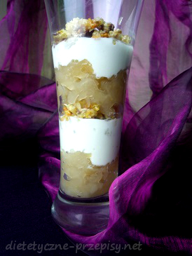 Lekki deser jabłkowy z batonikiem fitness B